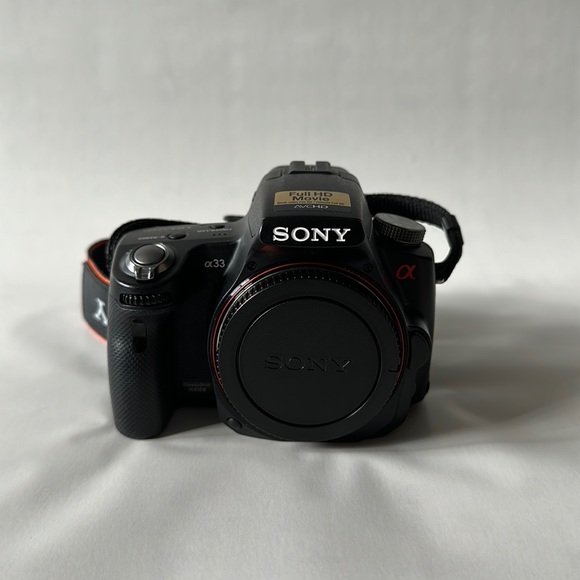 Sony Alpha SLT-A33 Digital Camera Plus Accessories